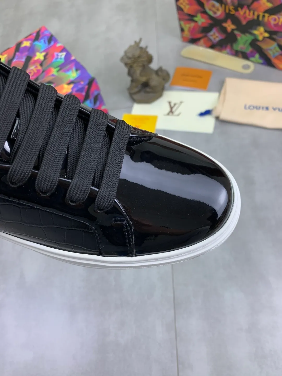 Men's men's shoes P520💰【New style】🆘High quality cowhide【Louis Vuitton】LV official website's latest model🎁casual and fashionable men's shoes👟hot style💥simple and elegant style, exclusive for trendy men. Unique official website's latest brand elements👑original decoration, fashionable and generous, the fabric is made of original denim➕comfortable and breathable mesh lining➕cow leather feet ✅The official website specifies wear-resistant casual outsole, the classic model is taken in real life🎬Color: 5⃣️colors available😍Number of codes: 38-44 Full set of packaging